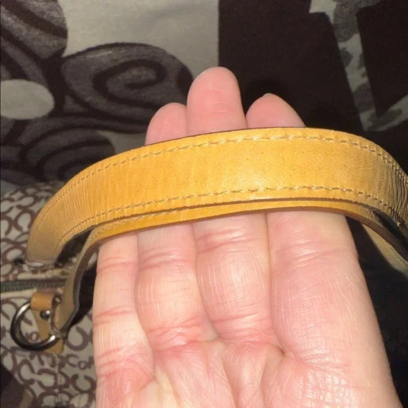 Coach Tan and Brown Large Shoulder Bag - Picture 4 of 12